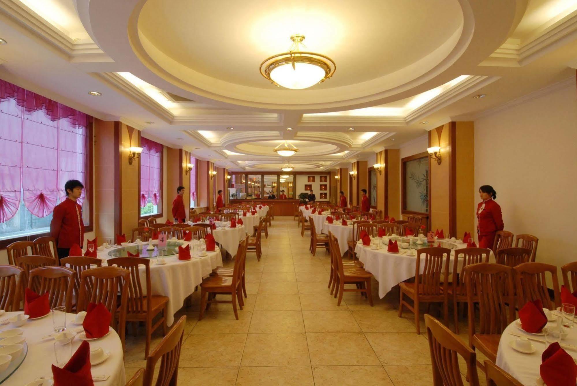 New Century Hotel Yangshuo Dış mekan fotoğraf