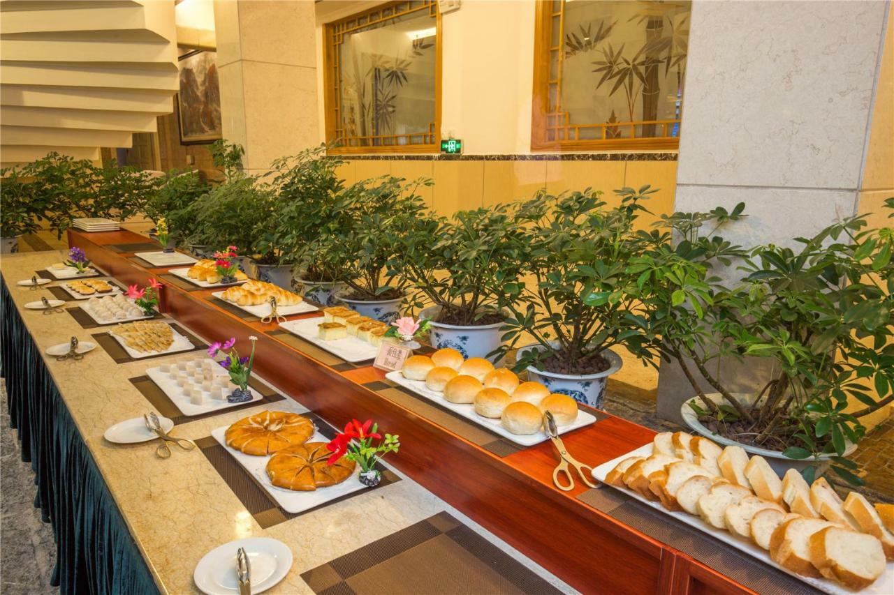 New Century Hotel Yangshuo Dış mekan fotoğraf