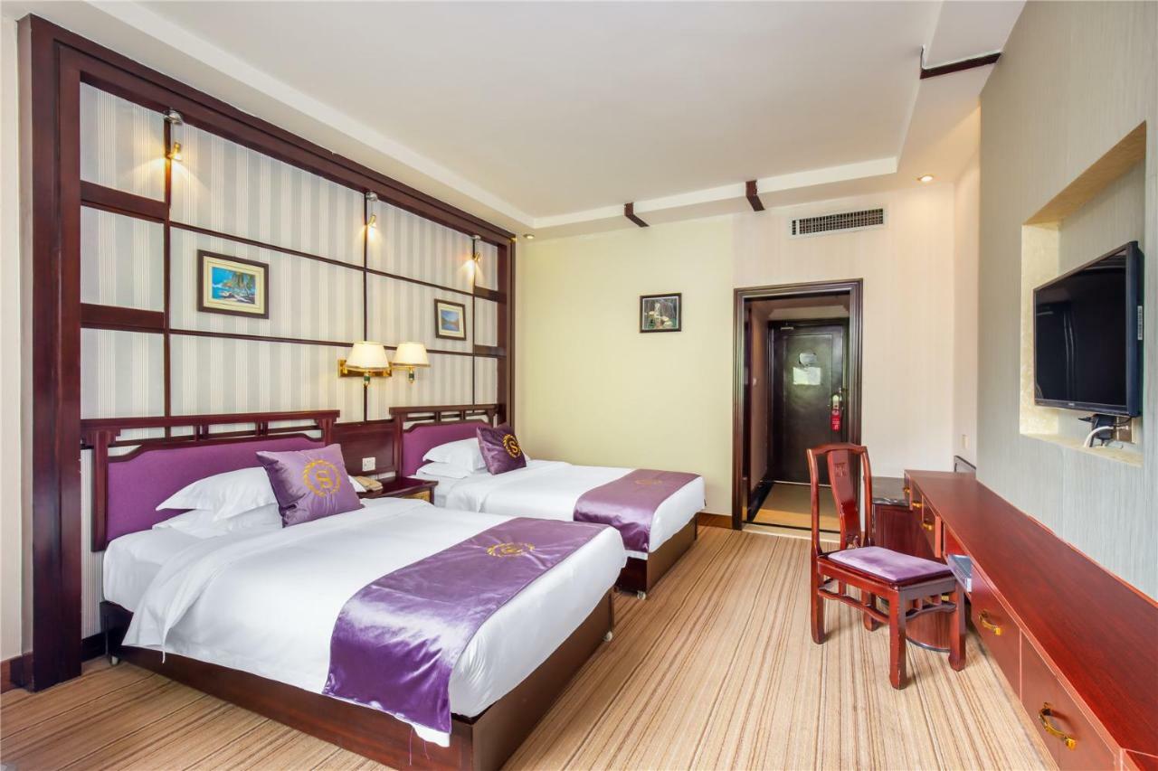 New Century Hotel Yangshuo Dış mekan fotoğraf